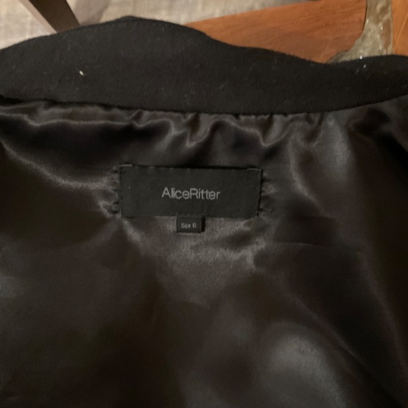 Cropped, wool button up Alice Ritter jacket - Picture 5 of 6